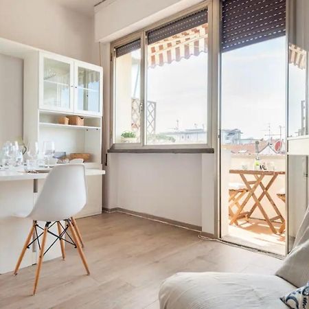 Seaside Apt Private Parking And Near The Beach В'яреджо Екстер'єр фото